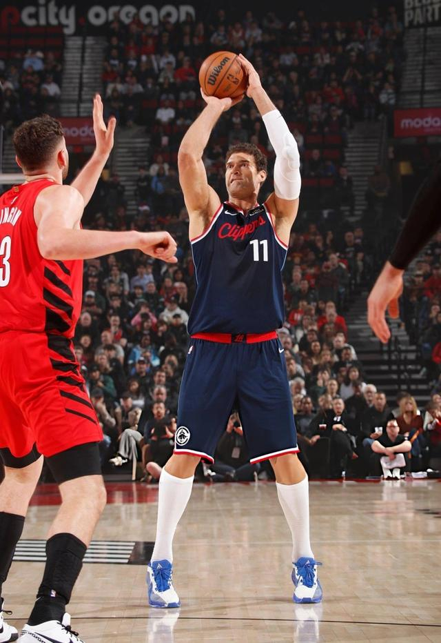 大洛佩斯崛起助快船冲击季后赛附加赛