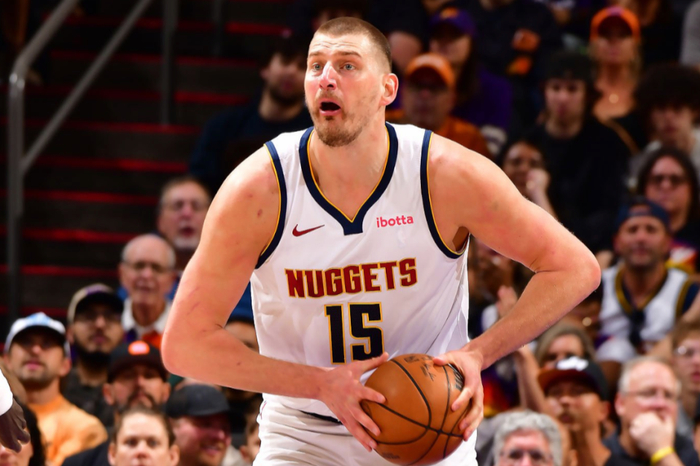 约基奇三双助掘金客场掀翻太阳 三连胜稳居西部