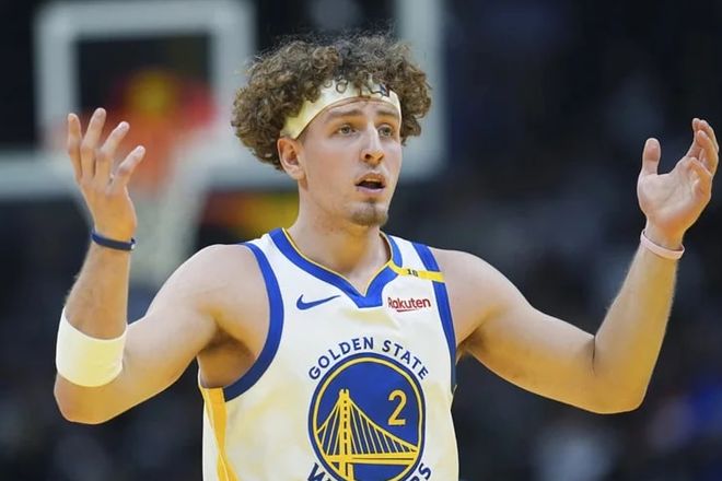 杰伦格林三分神射力压班凯罗当选今日最佳球员